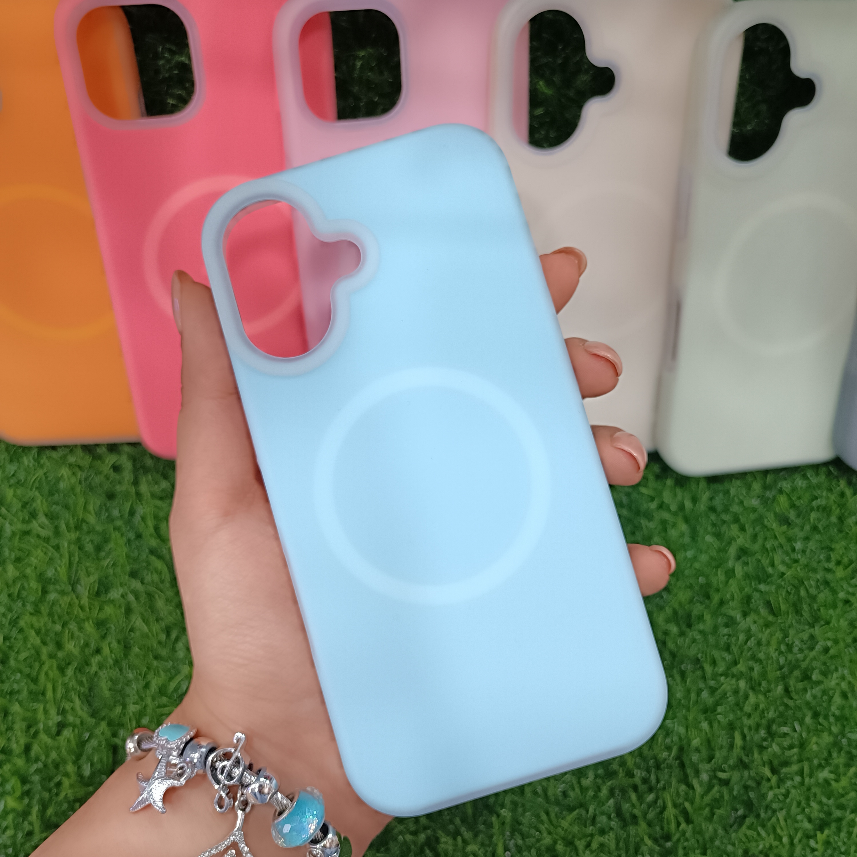 قاب سیلیکونی ماتیکی مگ سیف آیفون